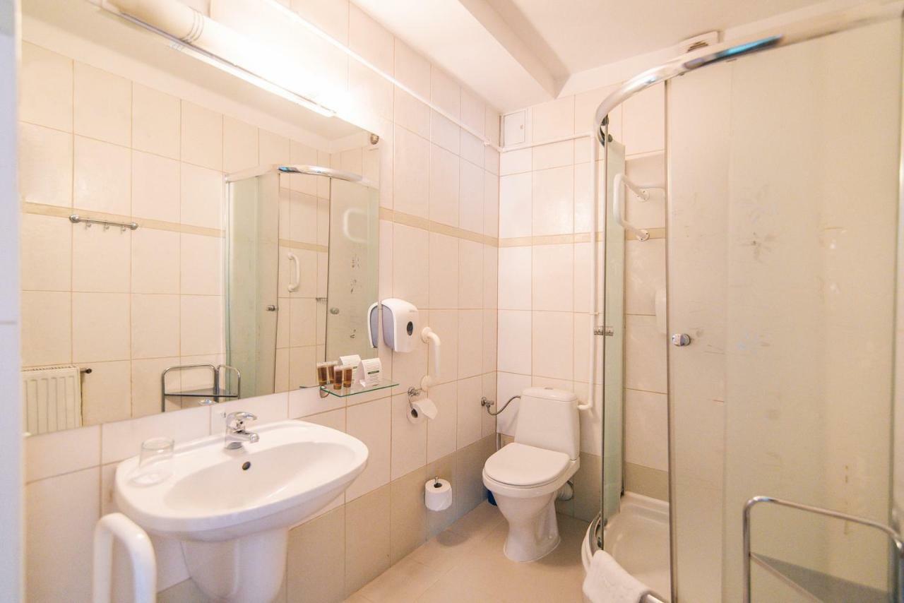 Hotel Forum Rzeszów Extérieur photo