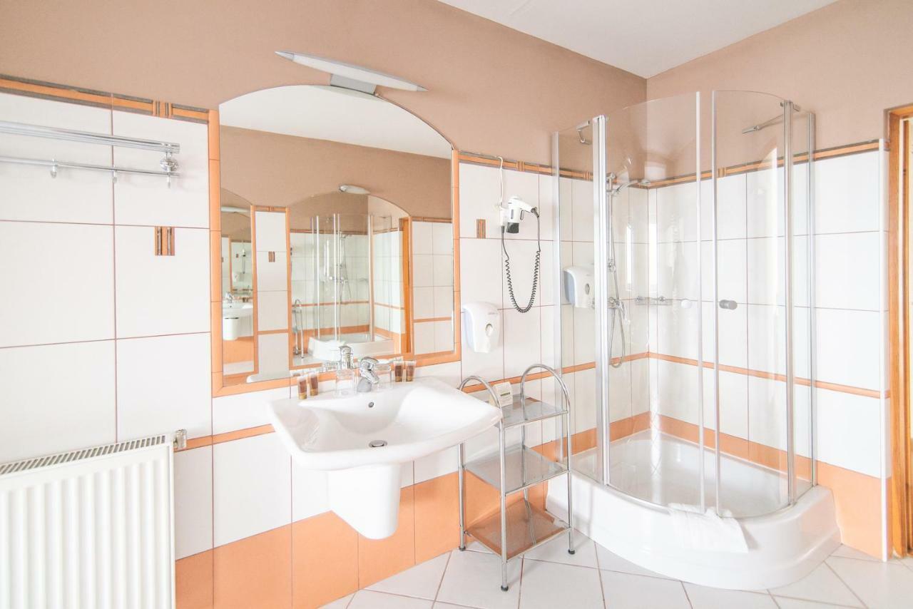 Hotel Forum Rzeszów Extérieur photo