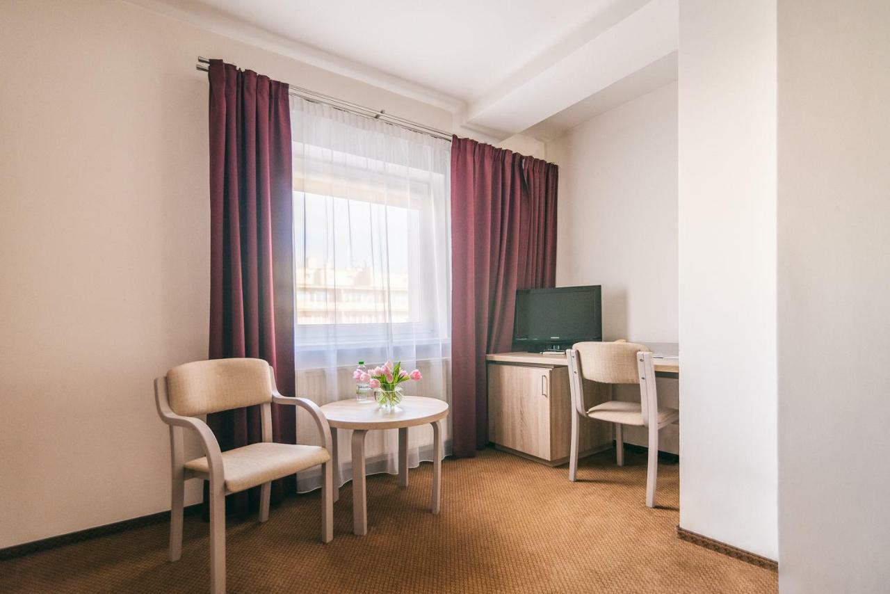 Hotel Forum Rzeszów Extérieur photo
