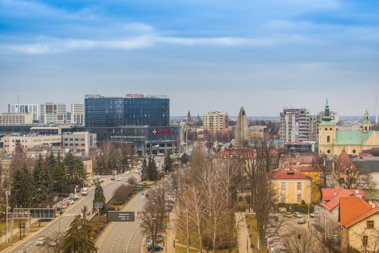 Hotel Forum Rzeszów Extérieur photo